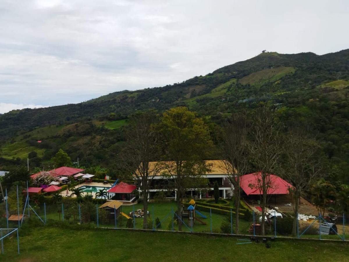Hotel & Restaurante Campestre La Siria San Juan de Rioseco Екстериор снимка