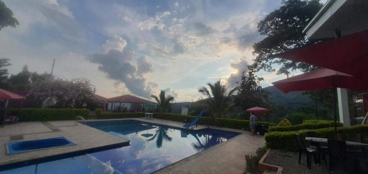 Hotel & Restaurante Campestre La Siria San Juan de Rioseco Екстериор снимка
