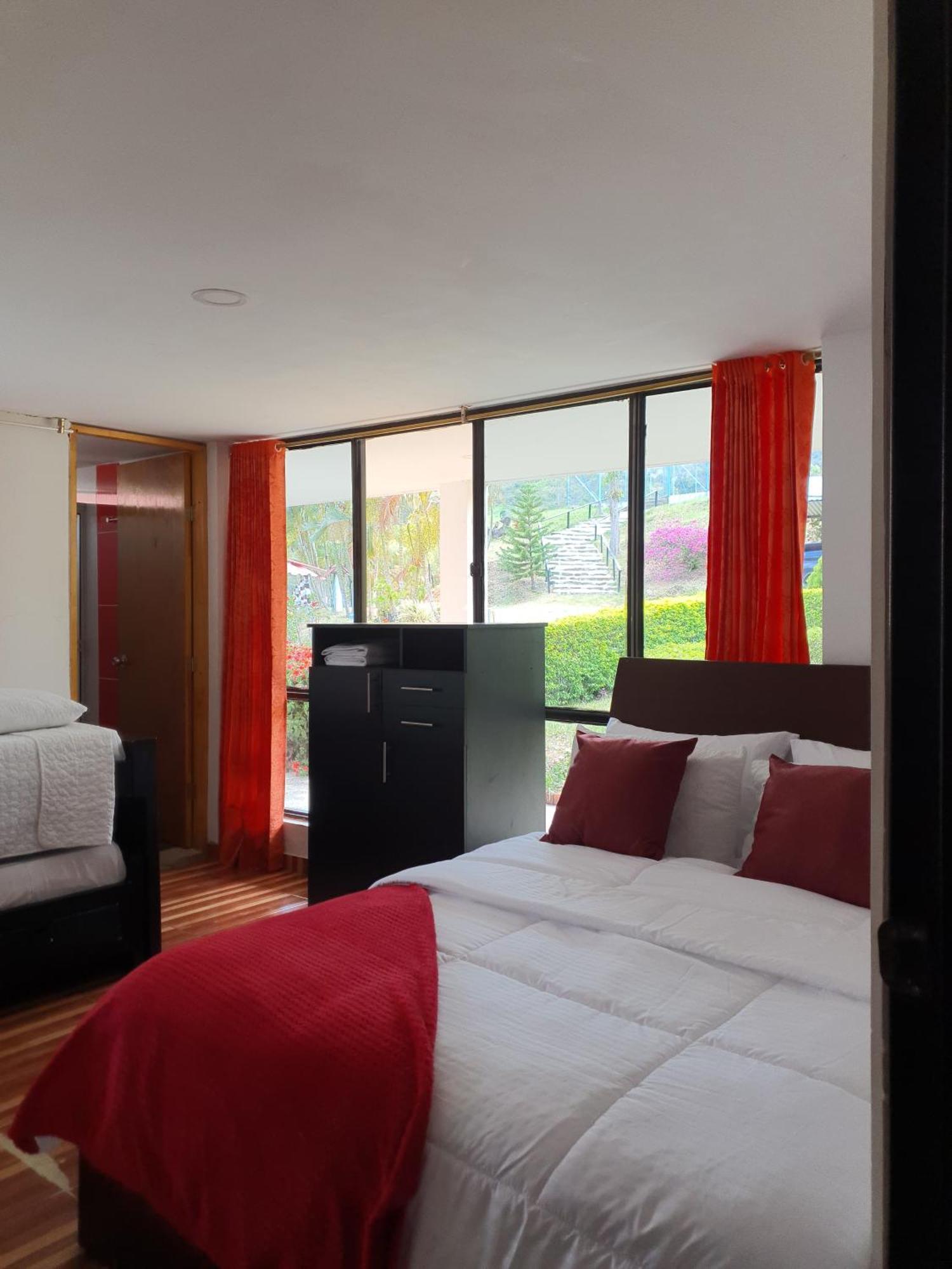 Hotel & Restaurante Campestre La Siria San Juan de Rioseco Екстериор снимка